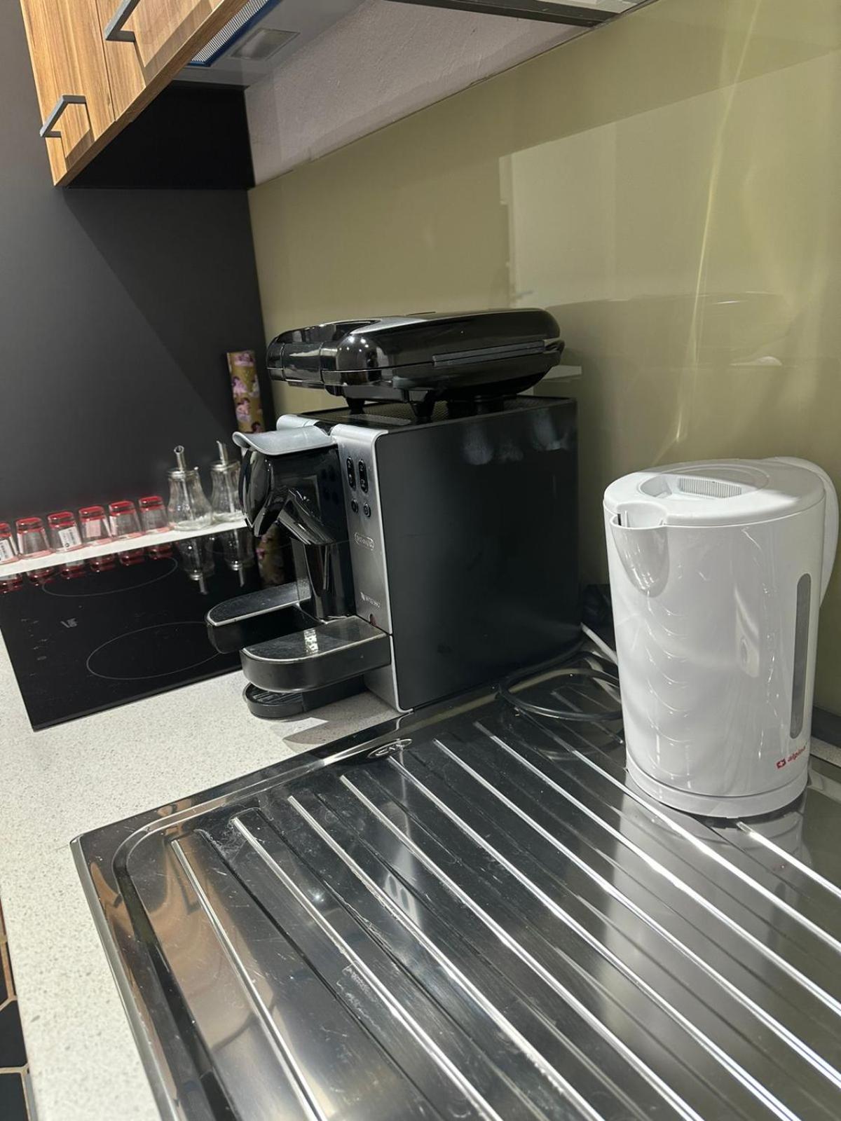 Park View Central Apartment Tiranë Ngoại thất bức ảnh