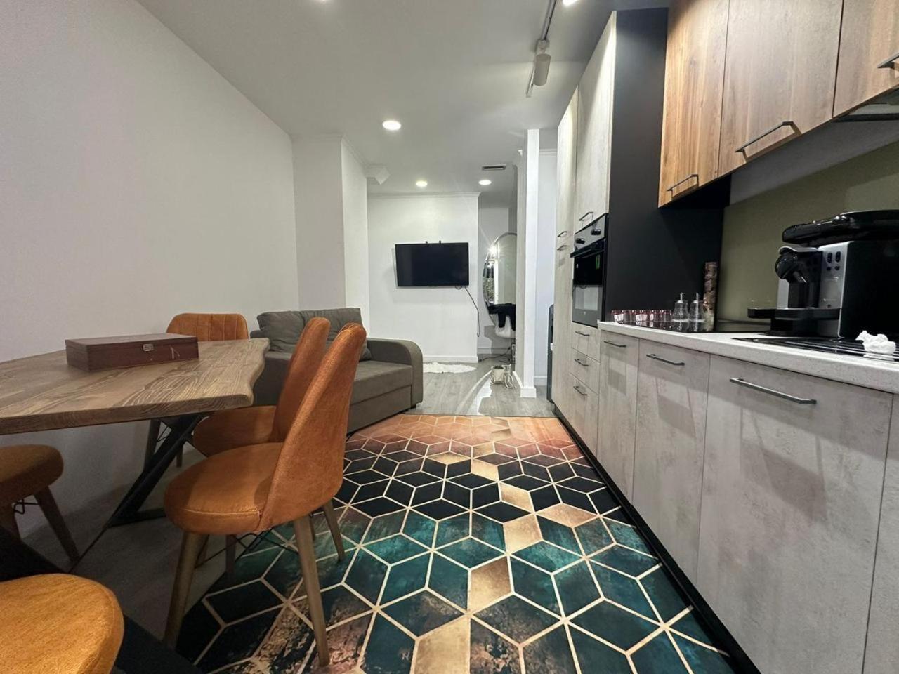 Park View Central Apartment Tiranë Ngoại thất bức ảnh